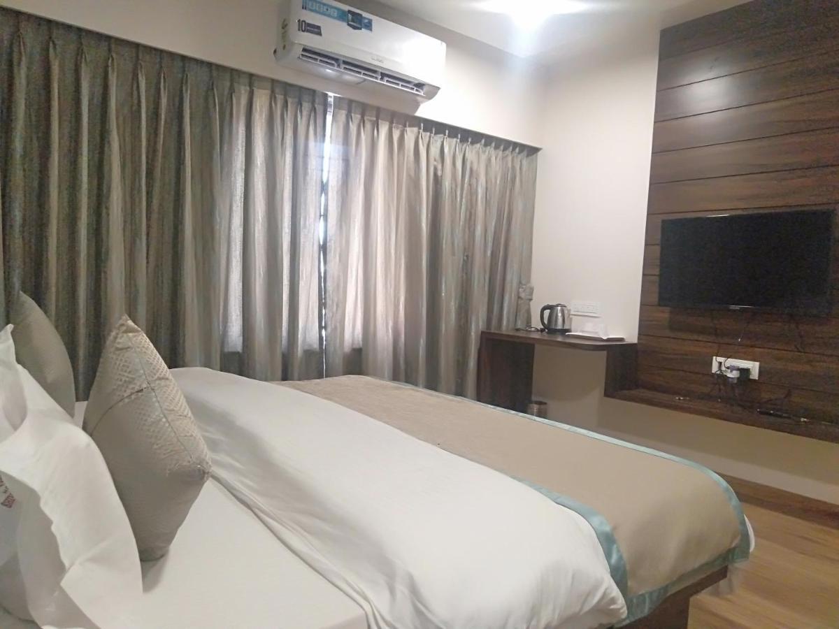Hotel Shiv Sangram 艾哈迈德讷格尔 外观 照片