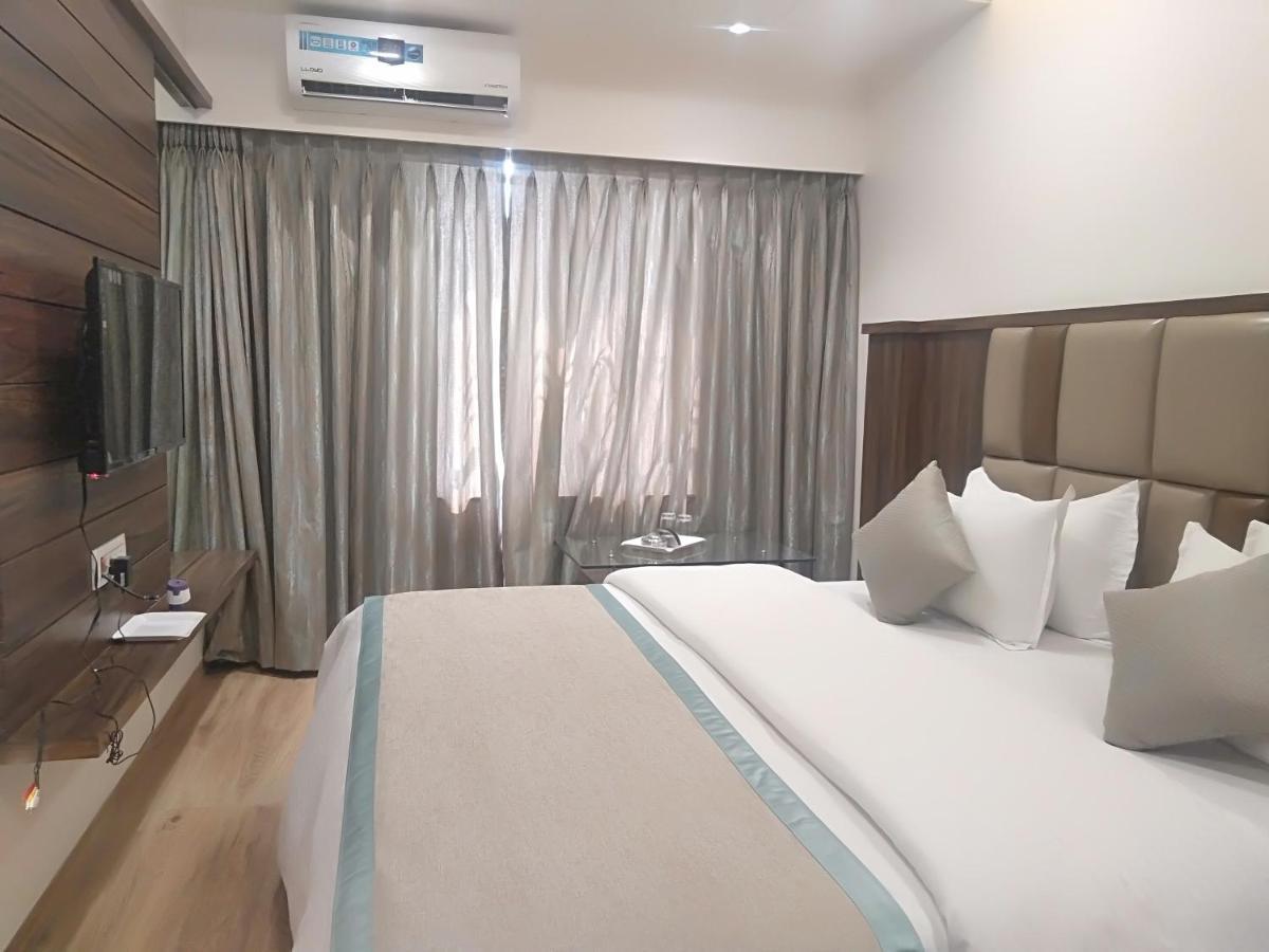 Hotel Shiv Sangram 艾哈迈德讷格尔 外观 照片