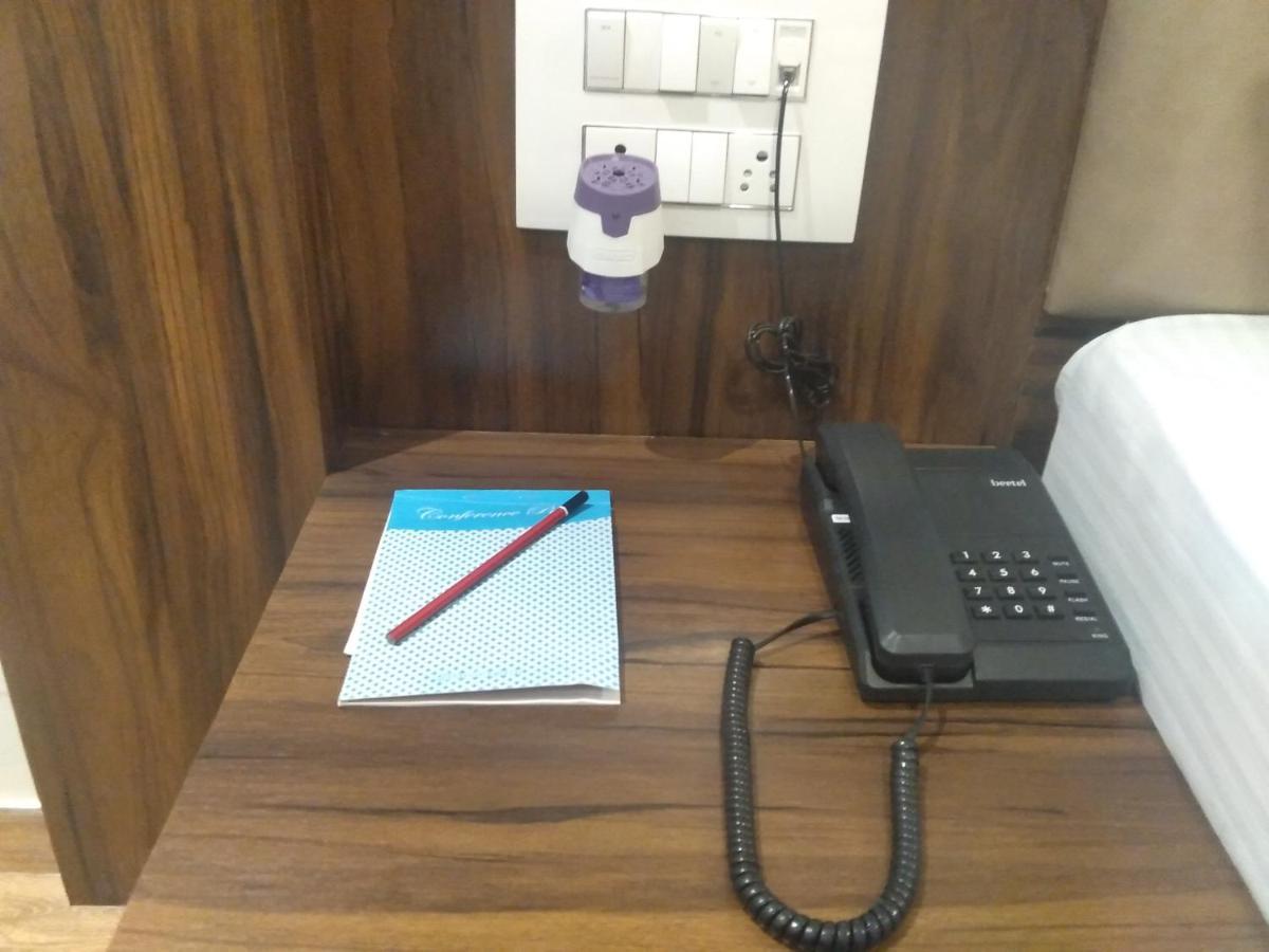 Hotel Shiv Sangram 艾哈迈德讷格尔 外观 照片