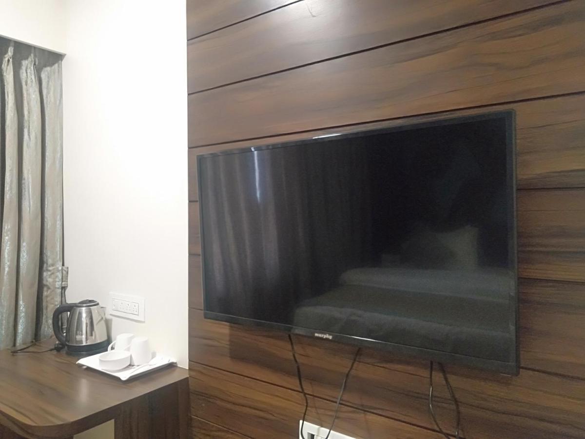 Hotel Shiv Sangram 艾哈迈德讷格尔 外观 照片