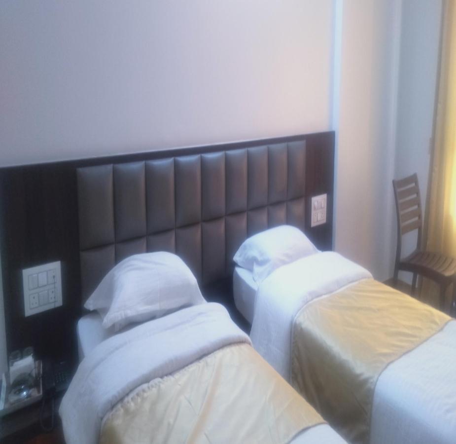 Hotel Shiv Sangram 艾哈迈德讷格尔 外观 照片