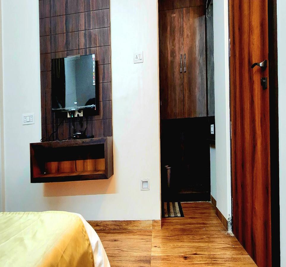Hotel Shiv Sangram 艾哈迈德讷格尔 外观 照片